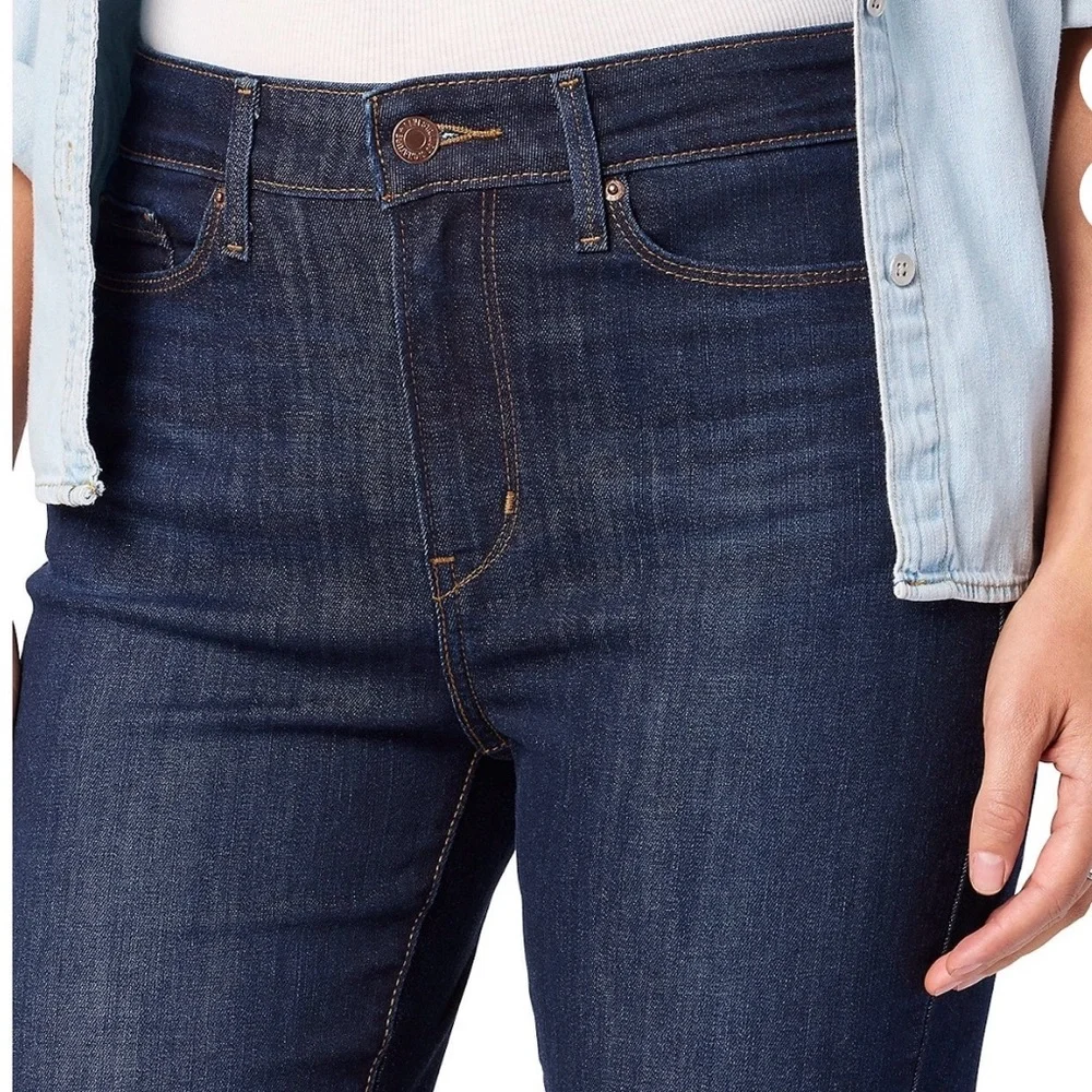 NWT Levi's Women's Dark Blue Bermuda Shorts